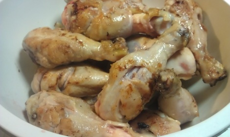 Browned chicken drumsticks for low-amine curried chicken (photo)